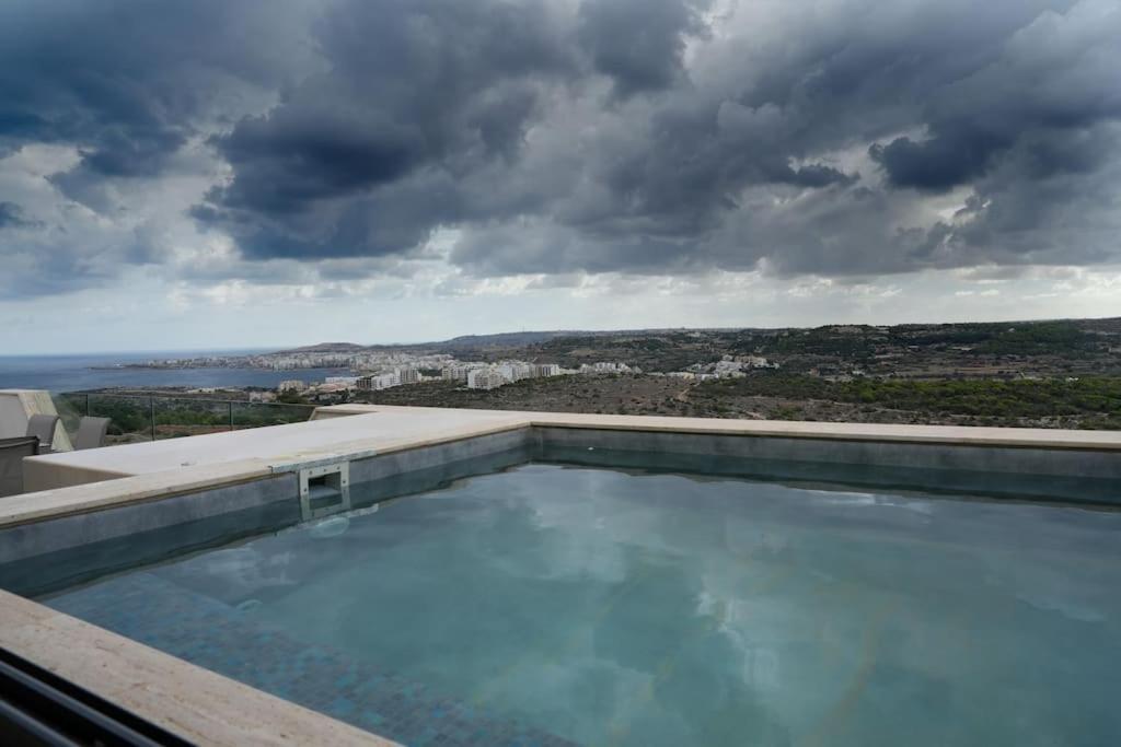 Appartamento Lux Sea&Country Views With Pool Mellieħa Esterno foto