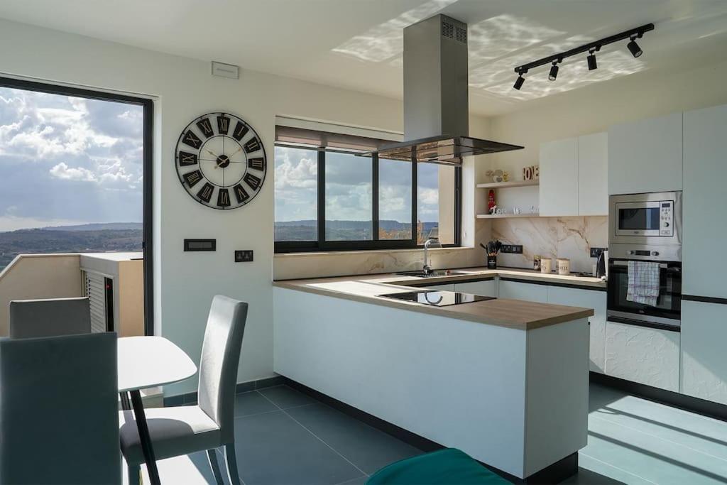 Appartamento Lux Sea&Country Views With Pool Mellieħa Esterno foto