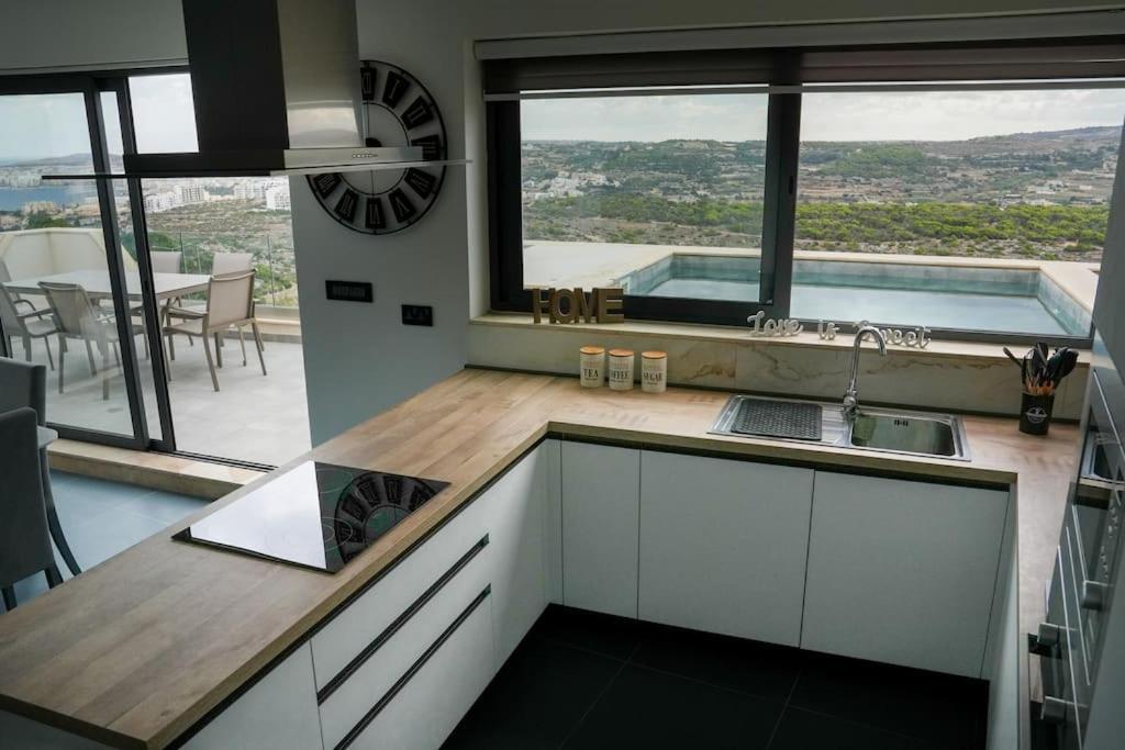 Appartamento Lux Sea&Country Views With Pool Mellieħa Esterno foto